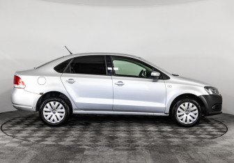 Подержанный автомобиль Volkswagen Polo Sedan 2013 года (4 фото)