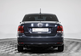 Подержанный автомобиль Volkswagen Polo Sedan 2018 года (6 фото)