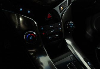 Подержанный автомобиль Chevrolet Cruze Sedan 2013 года (16 фото)