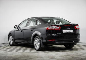 Подержанный автомобиль Ford Mondeo Sedan 2012 года (7 фото)
