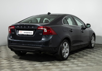 Подержанный автомобиль Volvo S60 2012 года (6 фото)