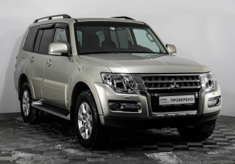 Подержанный автомобиль Mitsubishi Pajero 2014 года (4 фото)