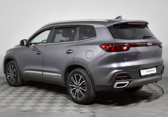 Подержанный автомобиль Chery Tiggo 8 2024 года (7 фото)