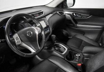 Подержанный автомобиль Nissan X-Trail 2015 года (9 фото)