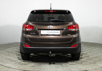 Подержанный автомобиль Hyundai ix35 2013 года (6 фото)