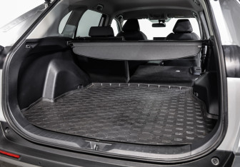 Подержанный автомобиль Toyota RAV4 2020 года (26 фото)