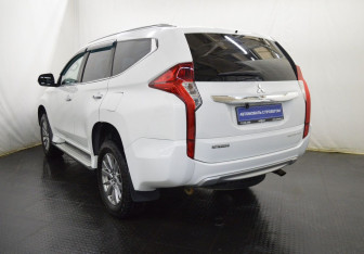 Подержанный автомобиль Mitsubishi Pajero Sport 2020 года (6 фото)