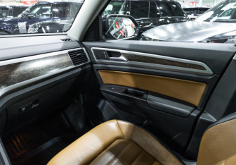 Подержанный автомобиль Volkswagen Teramont 2019 года (20 фото)