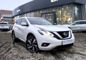 Подержанный автомобиль Nissan Murano Suv 2021 года (3 фото)