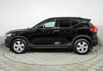 Подержанный автомобиль Volvo XC40 2019 года (8 фото)