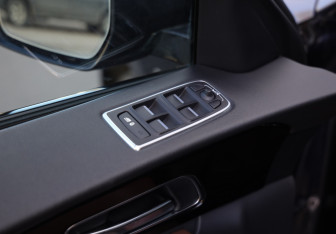 Подержанный автомобиль Jaguar F-Pace 2017 года (22 фото)