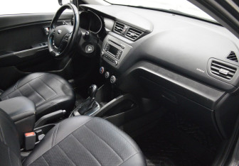 Подержанный автомобиль Kia Rio Hatchback 2016 года (12 фото)