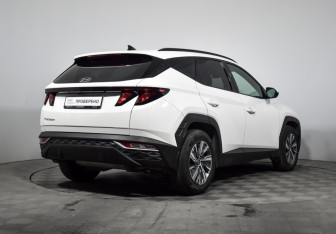 Подержанный автомобиль Hyundai Tucson 2023 года (5 фото)