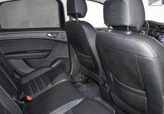 Подержанный автомобиль Renault Arkana 2019 года (14 фото)