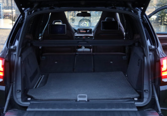 Подержанный автомобиль BMW X5 M 2015 года (34 фото)