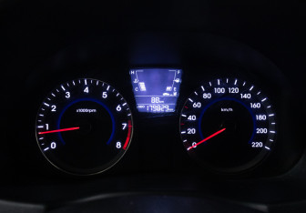 Подержанный автомобиль Hyundai Solaris Sedan 2011 года (12 фото)