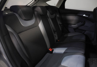 Подержанный автомобиль Ford Focus Hatchback 2013 года (19 фото)