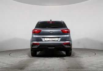 Подержанный автомобиль Hyundai Creta 2019 года (6 фото)