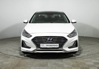 Подержанный автомобиль Hyundai Sonata 2017 года (2 фото)