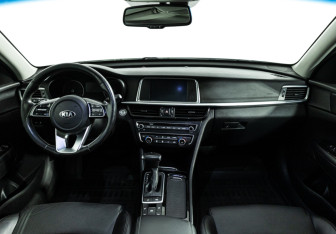 Подержанный автомобиль Kia Optima Sedan 2018 года (13 фото)