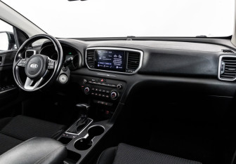 Подержанный автомобиль Kia Sportage 2020 года (9 фото)