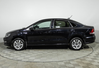 Подержанный автомобиль Volkswagen Polo Sedan 2018 года (8 фото)