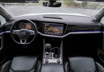 Подержанный автомобиль Volkswagen Touareg 2021 года (11 фото)
