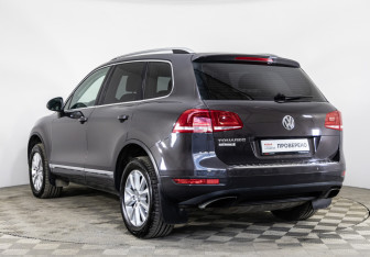 Подержанный автомобиль Volkswagen Touareg 2012 года (7 фото)