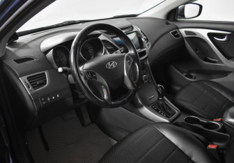 Подержанный автомобиль Hyundai Elantra Sedan 2014 года (9 фото)