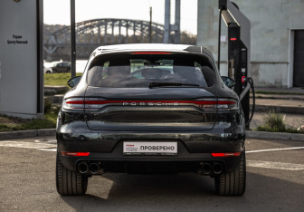 Подержанный автомобиль Porsche Macan 2020 года (6 фото)