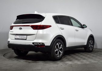 Подержанный автомобиль Kia Sportage 2022 года (5 фото)