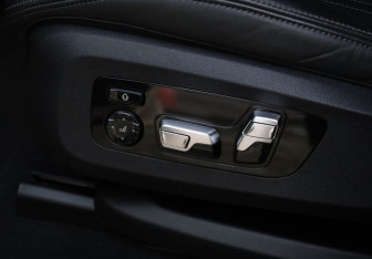 Подержанный автомобиль BMW X6 2020 года (27 фото)