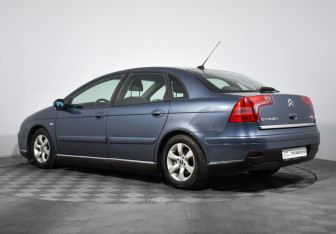 Подержанный автомобиль Citroen C5 Liftback 2006 года (7 фото)