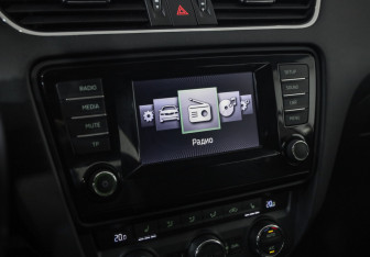 Подержанный автомобиль Skoda Octavia Liftback 2014 года (14 фото)