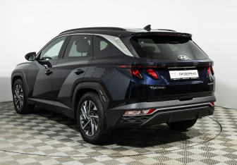 Подержанный автомобиль Hyundai Tucson 2022 года (7 фото)