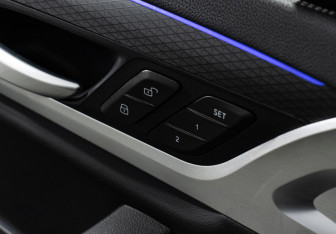 Подержанный автомобиль BMW X3 2021 года (20 фото)