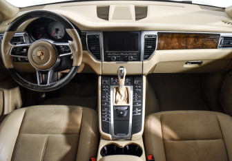 Подержанный автомобиль Porsche Macan 2014 года (14 фото)