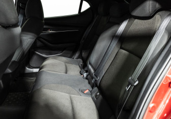 Подержанный автомобиль Mazda 3 Hatchback 2019 года (10 фото)