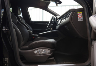 Подержанный автомобиль Porsche Macan 2016 года (25 фото)