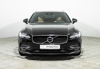 Подержанный автомобиль Volvo V90 2018 года (2 фото)