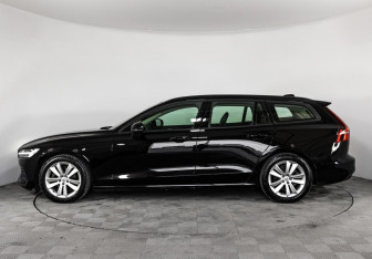 Подержанный автомобиль Volvo V60 2018 года (9 фото)