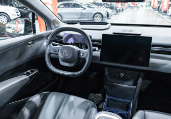 Подержанный автомобиль Zeekr X 2023 года (13 фото)