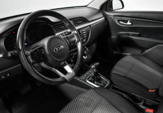 Подержанный автомобиль Kia Rio Sedan 2019 года (9 фото)