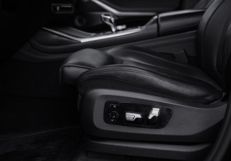 Подержанный автомобиль BMW X7 2019 года (27 фото)