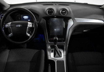 Подержанный автомобиль Ford Mondeo Sedan 2010 года (13 фото)