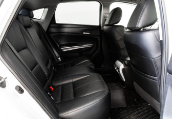 Подержанный автомобиль Honda Crosstour 2013 года (22 фото)