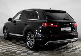 Подержанный автомобиль Audi Q7 2017 года (7 фото)