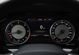 Подержанный автомобиль Volkswagen Touareg 2021 года (13 фото)