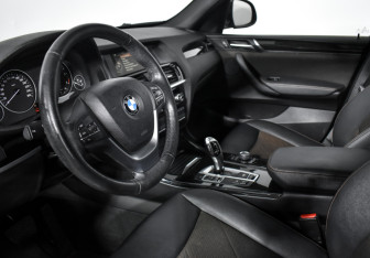Подержанный автомобиль BMW X3 2017 года (9 фото)