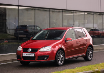 Подержанный автомобиль Volkswagen Golf Hatchback 2008 года (3 фото)